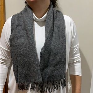 100% cashmere gray scarf